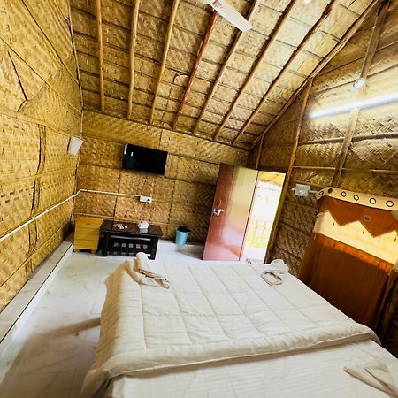 Tamarind Tree Way Side Amenities Hotell Hospet Eksteriør bilde
