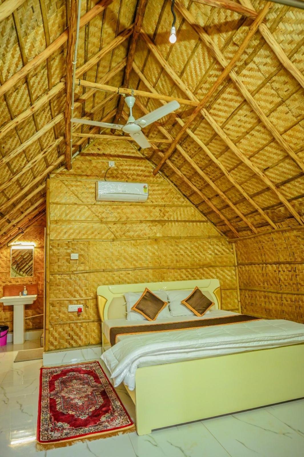 Tamarind Tree Way Side Amenities Hotell Hospet Eksteriør bilde