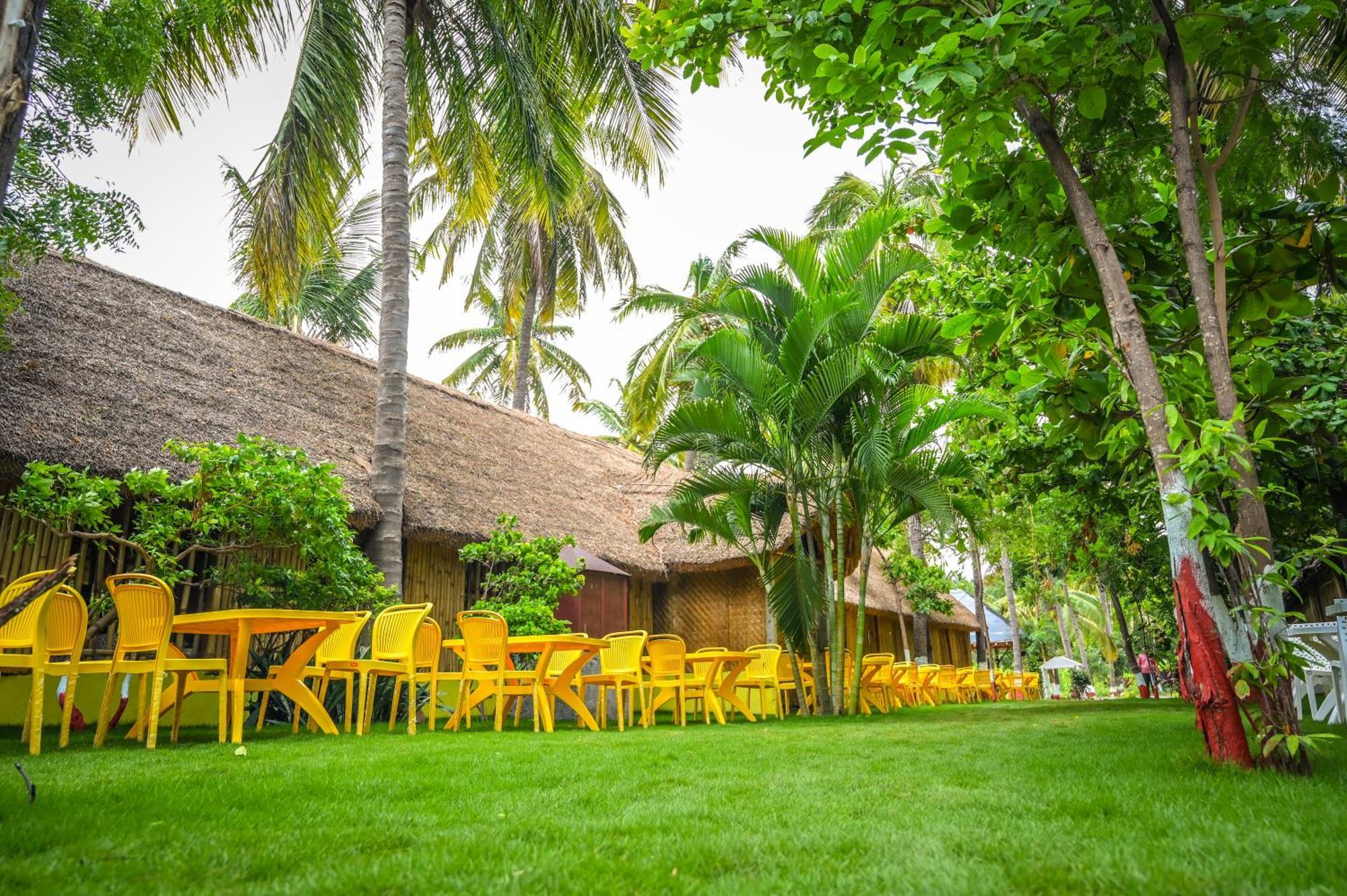 Tamarind Tree Way Side Amenities Hotell Hospet Eksteriør bilde